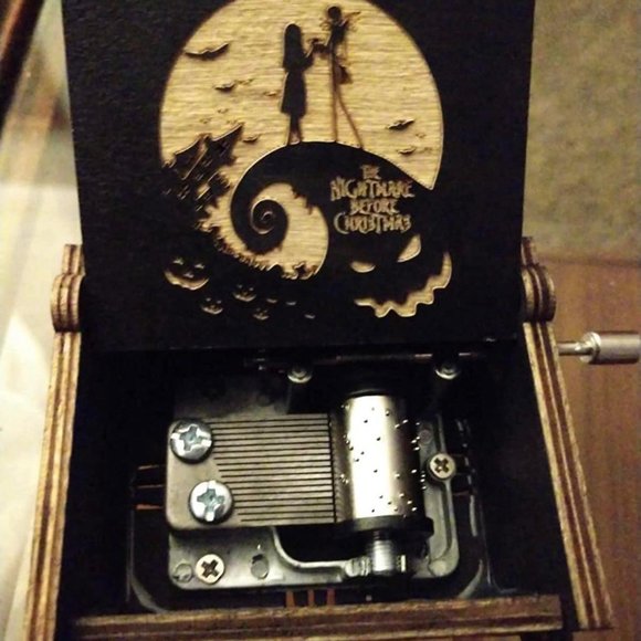Music Box Wooden Engraved The Nightmare Before Christmas Hand-cranked Musical - Picture 1 of 3